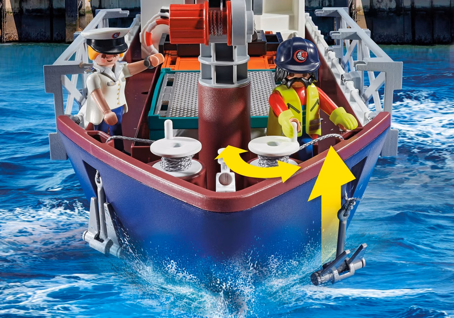 Cargo avec bateau