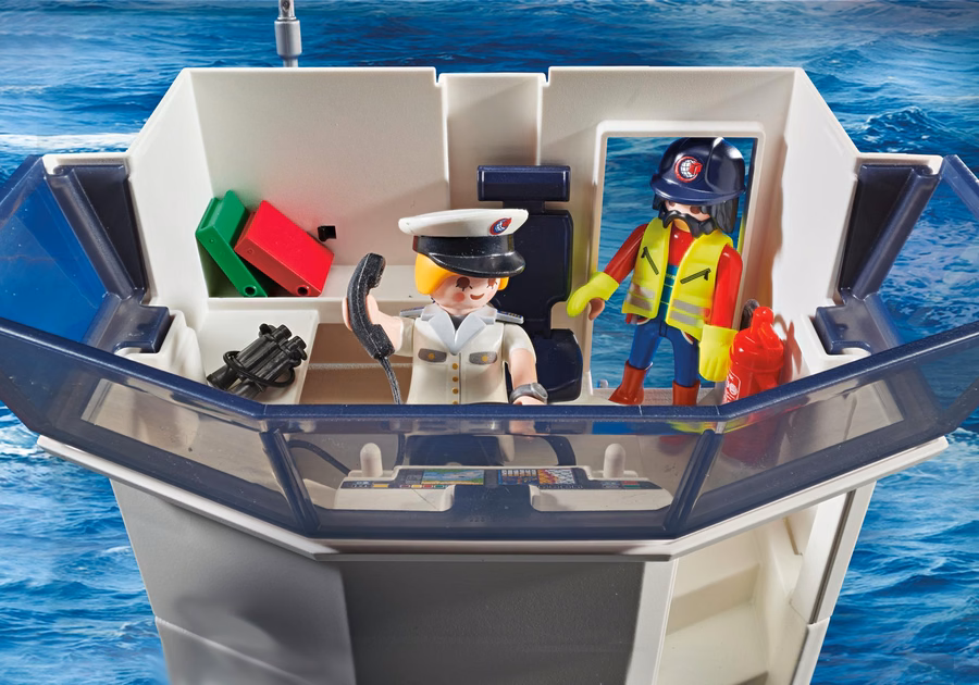 Cargo avec bateau