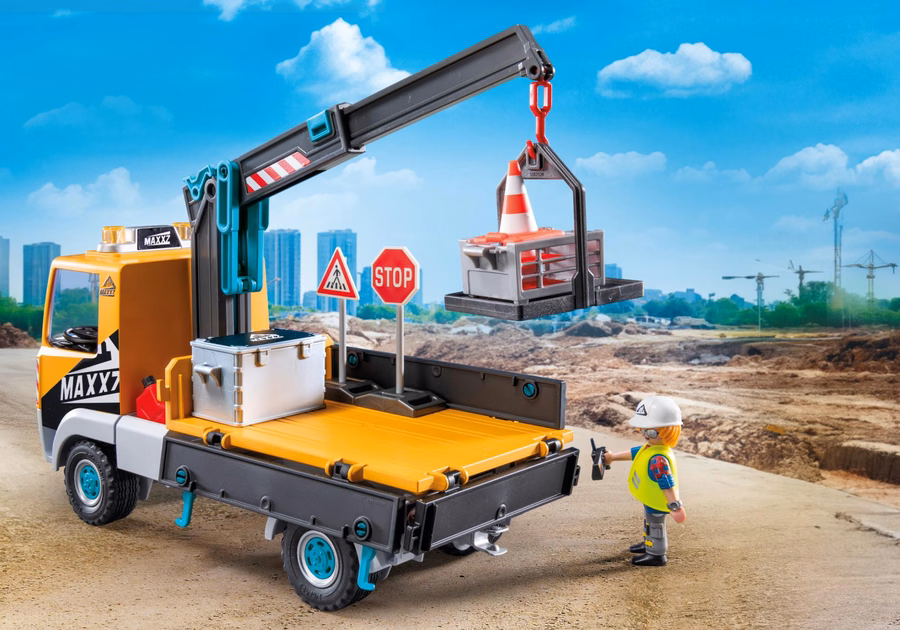 Camion de chantier avec grue